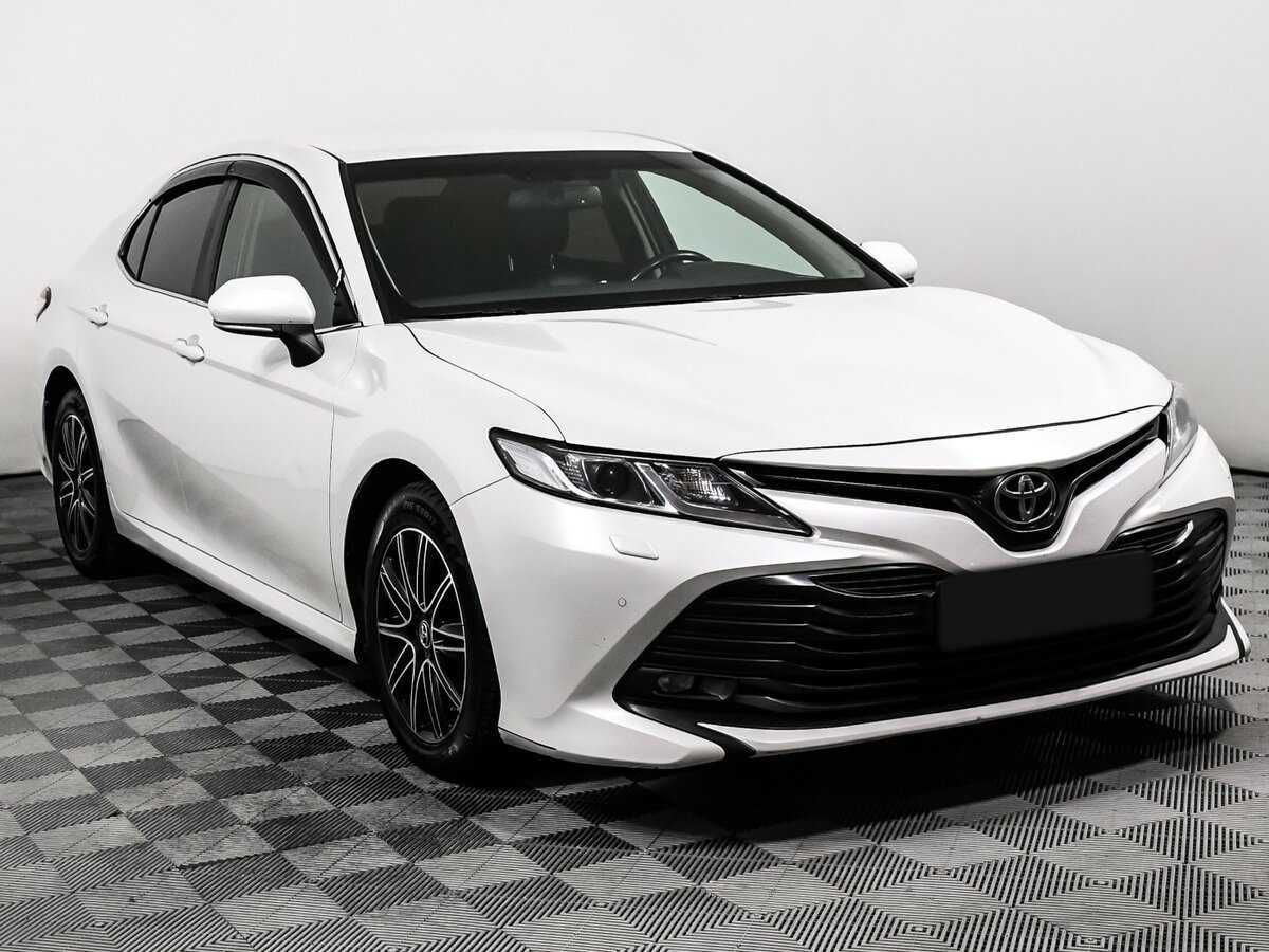 Toyota Camry, 2018 - фото №3