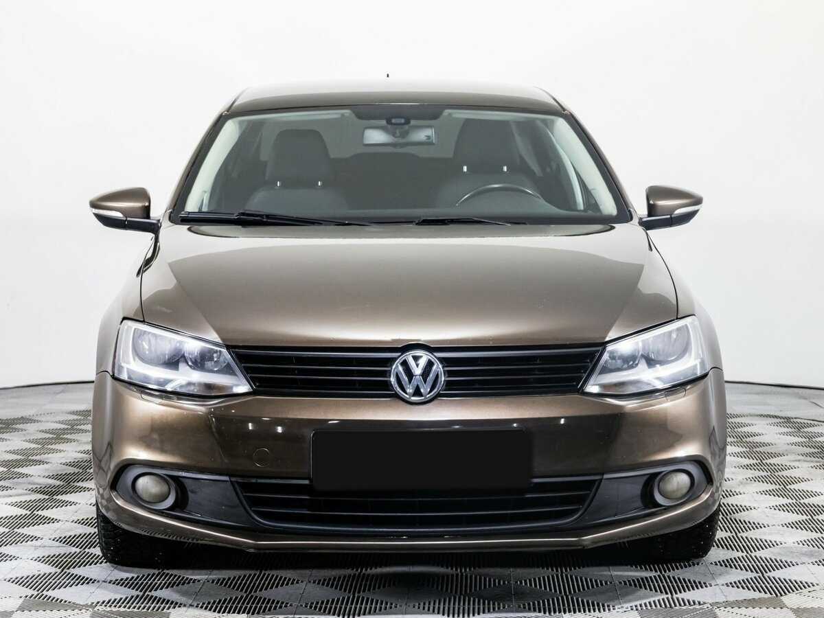 Volkswagen Jetta, 2012 - фото №2