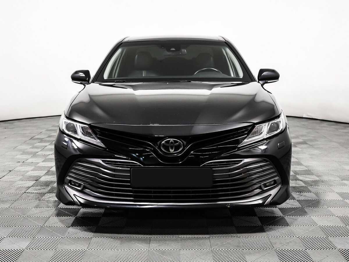 Toyota Camry, 2018 - фото №2