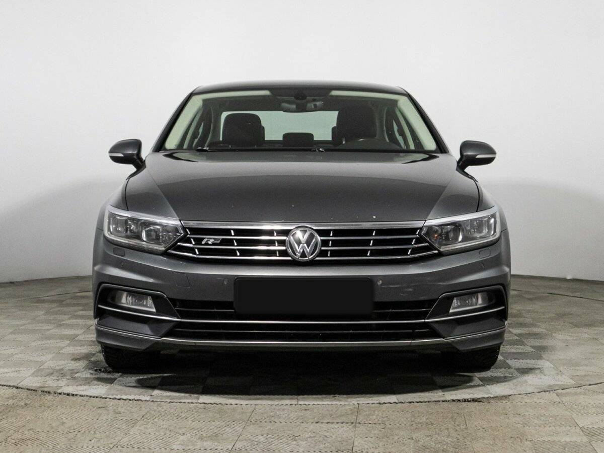 Volkswagen Passat, 2017 - фото №2