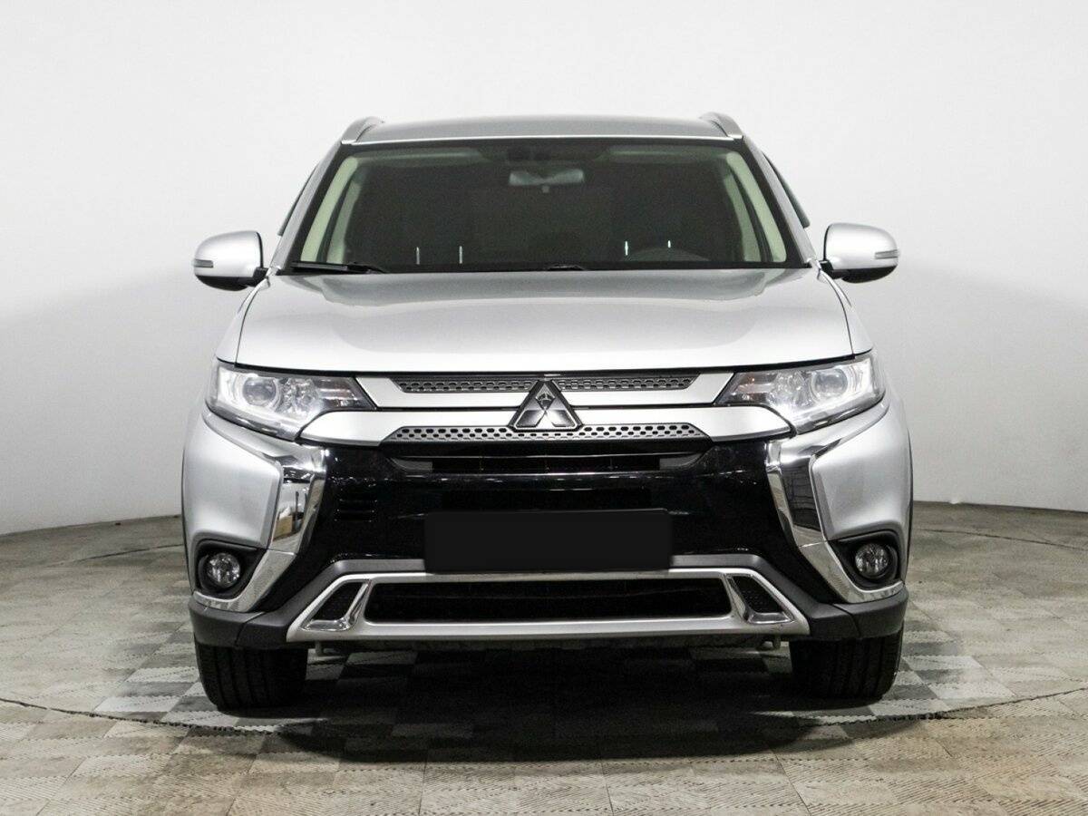 Mitsubishi Outlander, 2020 - фото №2