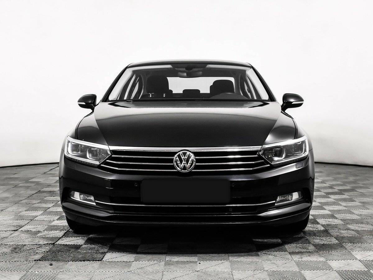 Volkswagen Passat, 2018 - фото №2