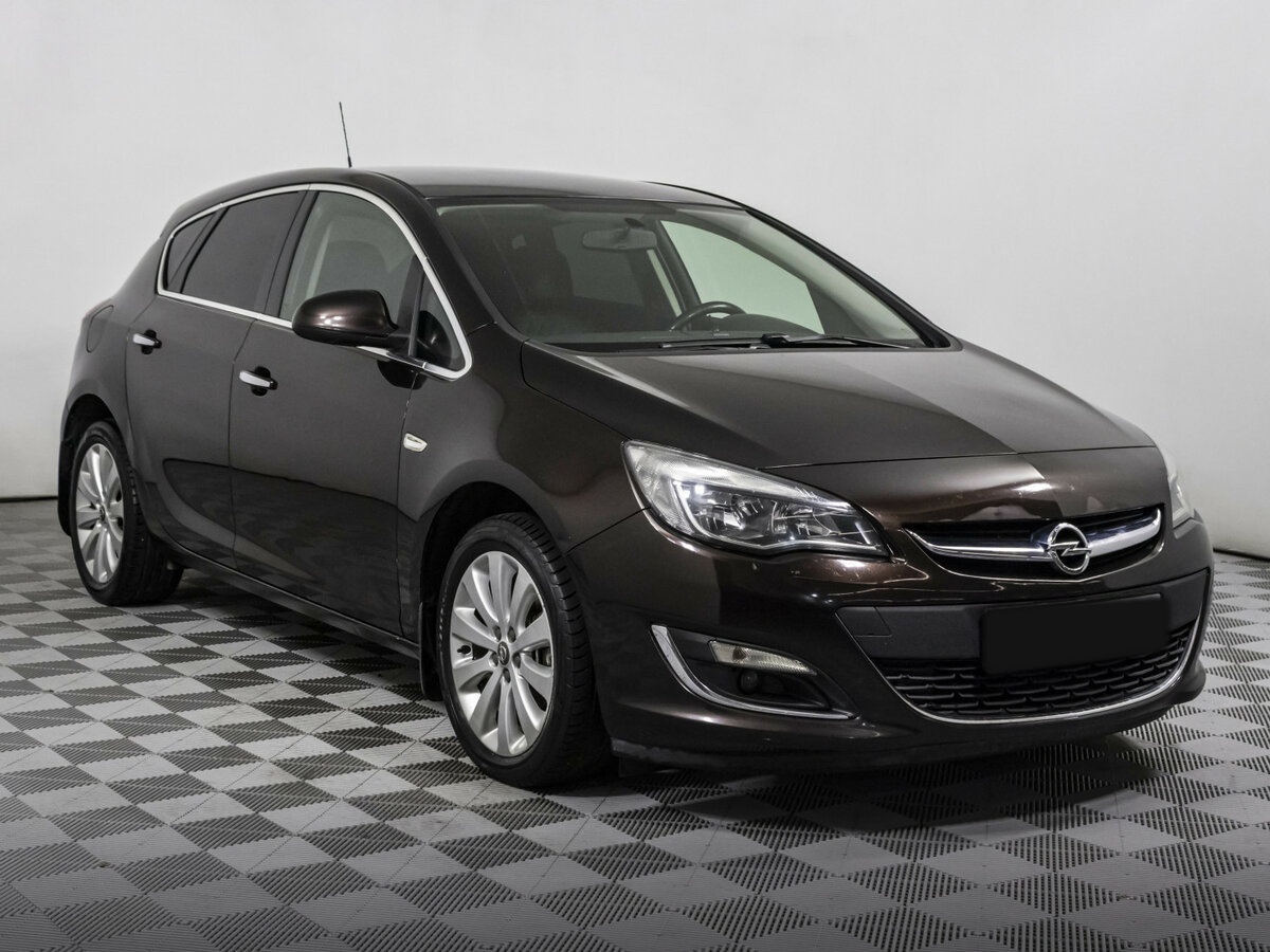 Opel Astra J Рестайлинг, 2013 - фото №3